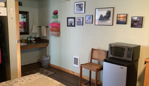 Basic Room, 2 Double Beds (Unit 2)