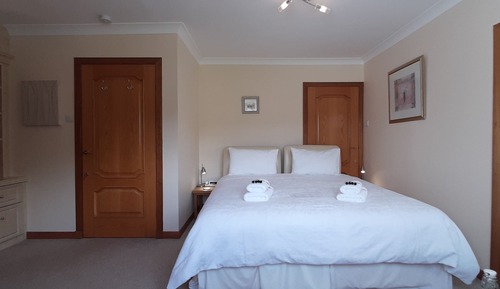 Superior Double Room, 1 King Bed, Ensuite, Lake View