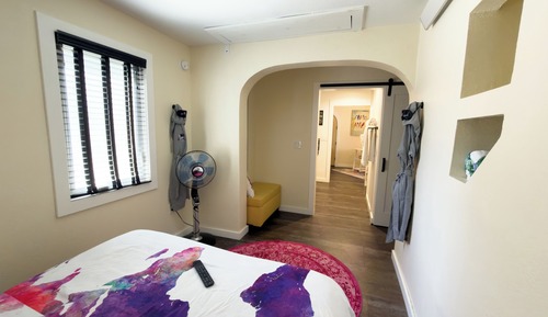 Standard Apartment, 1 Queen Bed, Accessible, Non Smoking (One Bedroom Bungalow)