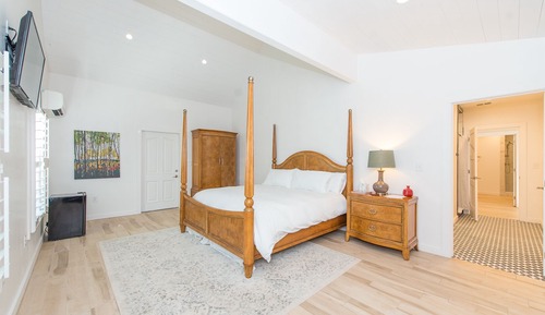Modern Room 1