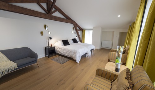 Twin Room (Magdelaine noire)