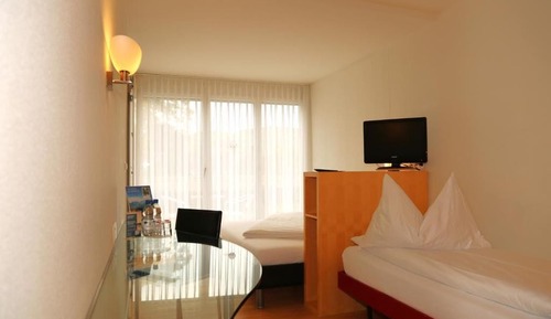 Twin Room, Lake View