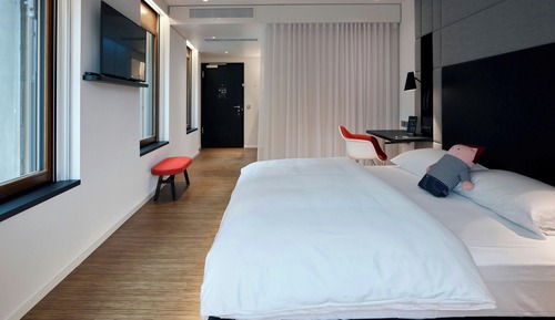 Room, 1 King Bed (Mobility Accessible, Roll-In Shower)