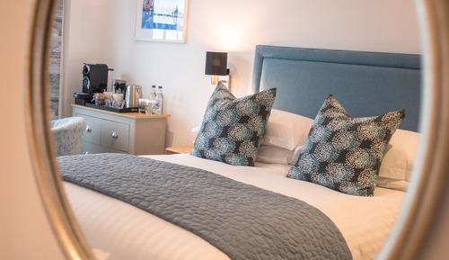 Superior Double Room, Ensuite, Harbor View (Harbour view estuary room)