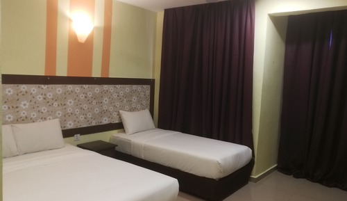 Family 3 with windows