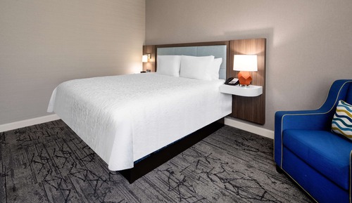 Room, 1 King Bed, Accessible (Hearing)