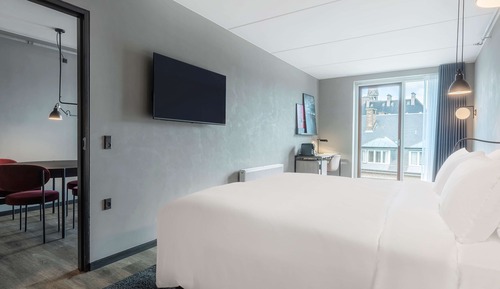 City Suite, City View