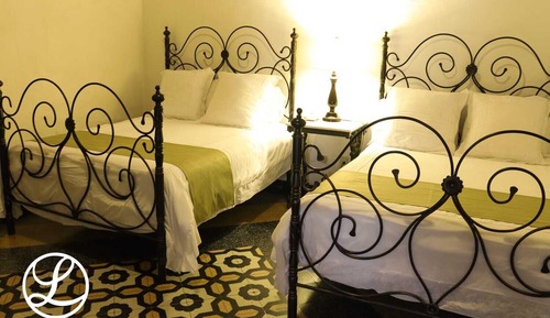 Room (Dos Camas Queen)