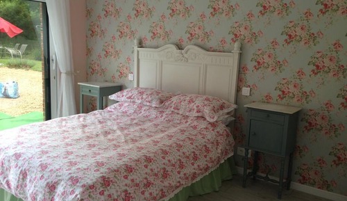 Deluxe Double Room (Shower)