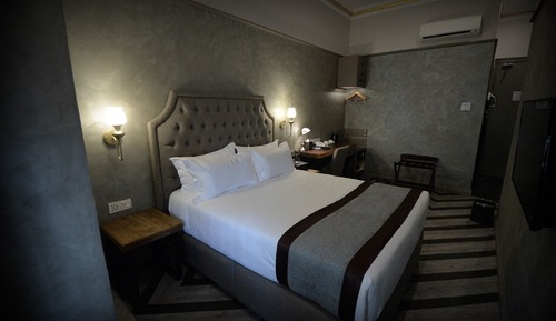 Premier Queen With Balcony