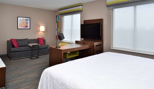 Suite, 1 King Bed, Accessible, Refrigerator & Microwave (Hearing)