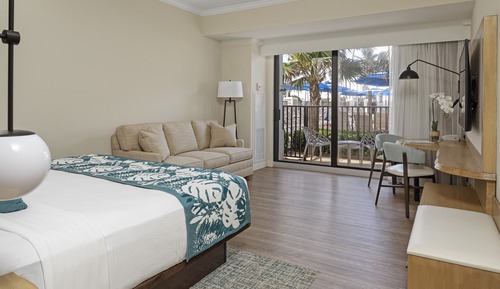 Room, 1 King Bed, Mobility Accessible, Pool View