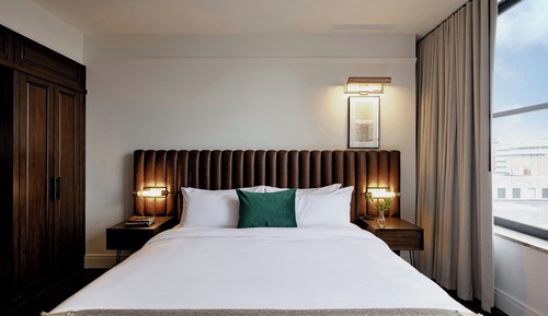 Standard Room, 1 King Bed (Mobility/Hearing Access, Roll-in Shwr)