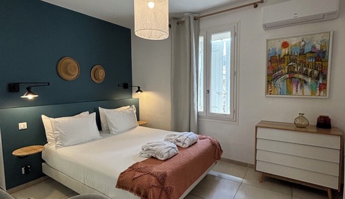 Luxury Suite, 1 Queen Bed, Jetted Tub (LE PONT)