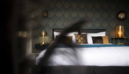 Superior Double Room, Private Bathroom, Canal View (Chambre 5)