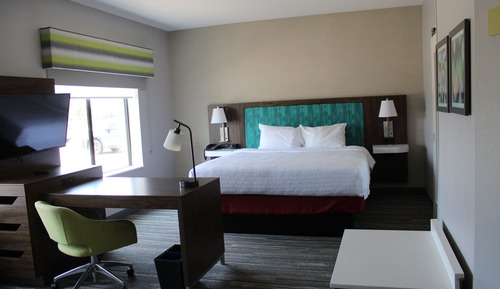 Standard Studio, 1 King Bed, Accessible, Bathtub (Mobility & Hearing)