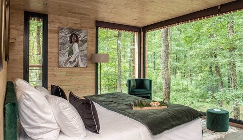 Design Suite, Hot Tub - "Essentielle" by Tara