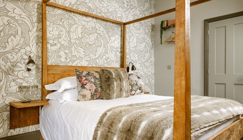 Double Room, Private Bathroom (Room 7)