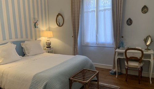 Superior Double Room (Bleue)