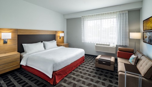 Studio Suite, 1 Queen Bed with Sofa bed (Mobility/Hearing Accessible, Tub)