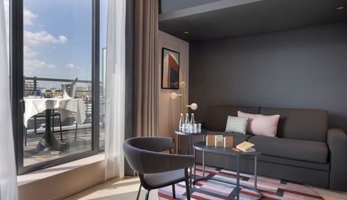 Eiffel Terrace Escape