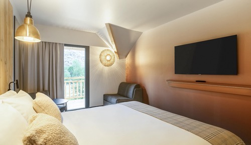 Double Room, Balcony, Park View (1 Double Bed or 2 Single Beds)