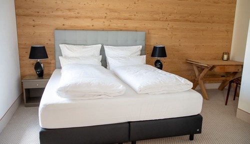 Deluxe Studio Suite
