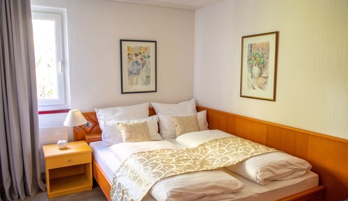 Double Room (Tusa)