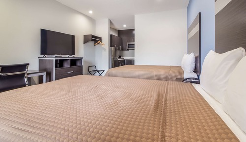 Room, 2 Queen Beds, Smoking, Kitchen