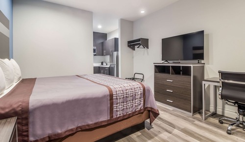 Room, 1 King Bed, Smoking, Kitchen