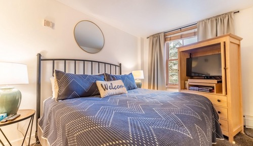 Condo, 2 Bedrooms