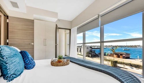 Condo, 2 Bedrooms, Balcony, Bay View