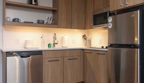 Executive Studio Suite, 1 Bedroom (Mobility/Hearing Access, Roll-In Shwr)