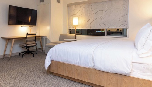 Standard Room, 1 King Bed