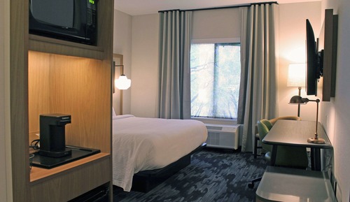 Room, 1 King Bed, Hearing Accessible (Transfer Shower)