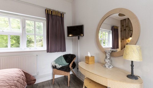 Superior Double Room, Ensuite, River View (Avon)