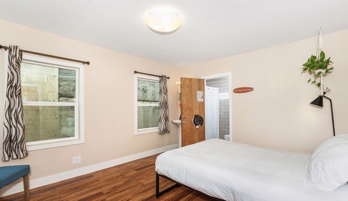 Private Queen Room with Ensuite