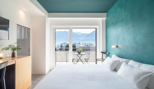 Studio, Balcony, Lake View