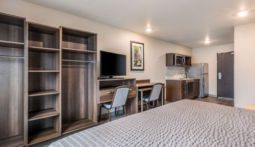 Standard Room, 1 King Bed, Non Smoking