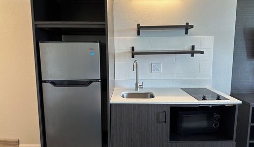 Deluxe Room, 1 King Bed, Non Smoking, Kitchen