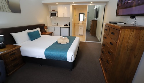 Disabled Queen Room (Not Pets Friendly)