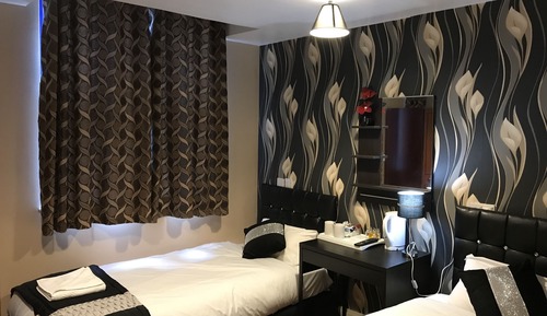 Basic Twin Room, Shared Bathroom