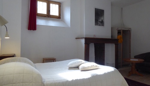 Double Room (Ch 01, 06 Single)