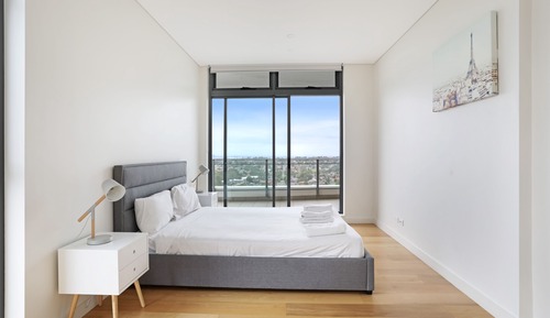 Classic Apartment, 2 Bedrooms, City View