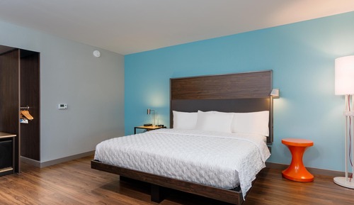 Room, 1 King Bed, Accessible (Hearing)