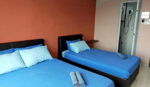 Triple Room, Multiple Beds