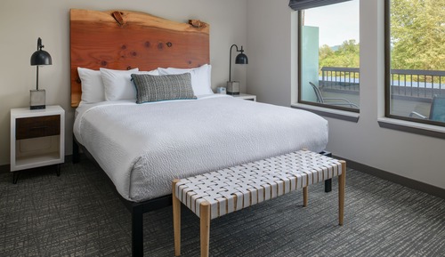 Suite, 1 King Bed, Fireplace, River View (Master Suite with Riverview Balcony a)