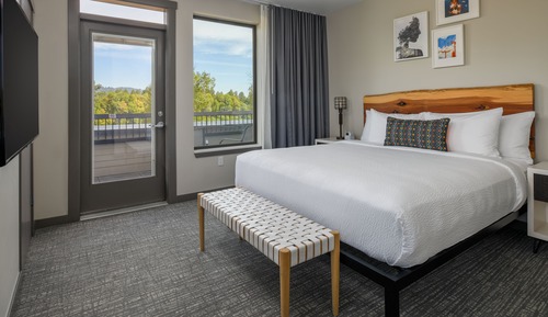 Suite, 1 King Bed, Balcony, River View (Eola-Amity King Suite Riverview wrap )