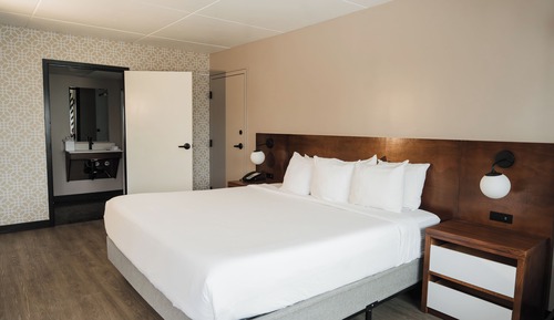 Accessible 1 King Bed