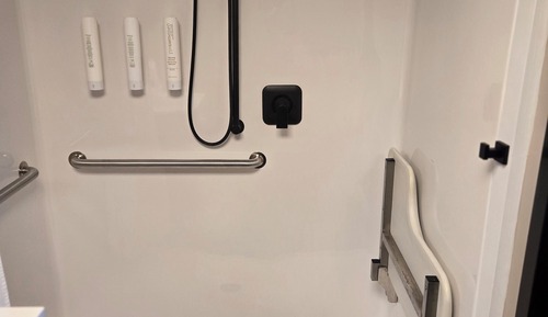 Accessible 1 King Bed